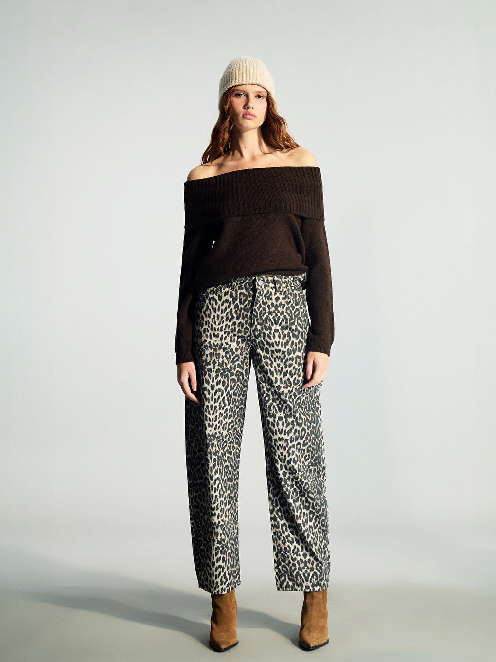 Kahverengi Kayık Yaka Kadın Triko Kazak-1