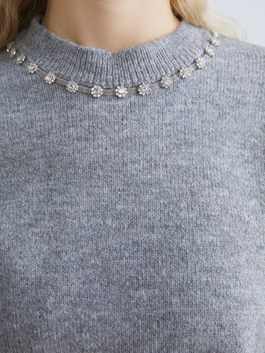 Gri Bisiklet Yaka Taşlı Kadın Triko Kazak-4