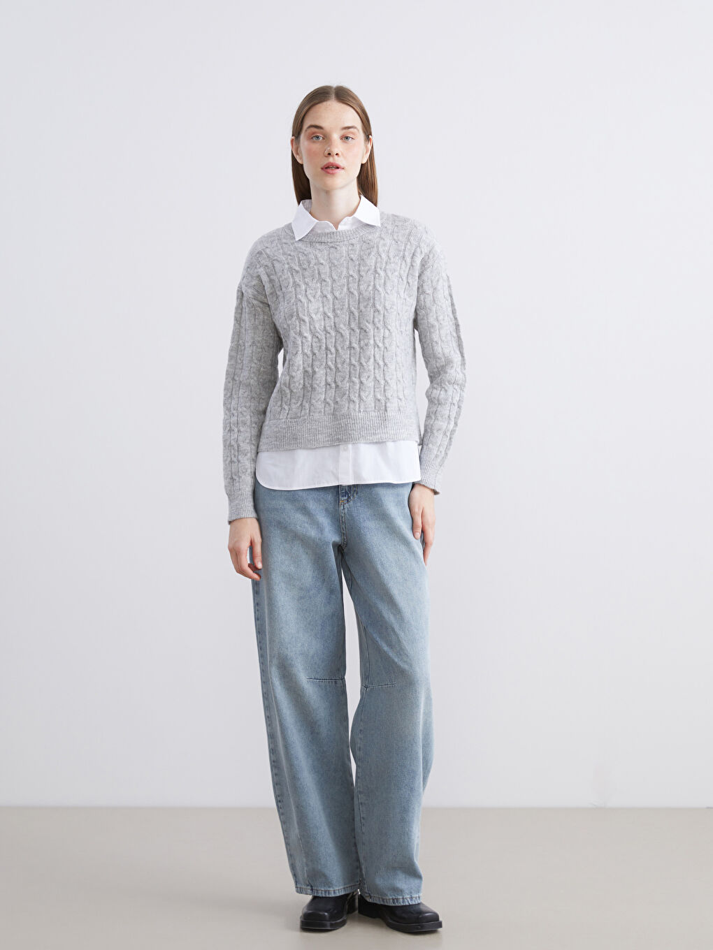 Gri Gömlek Yaka Kendinden Desenli Kadın Triko Kazak-1