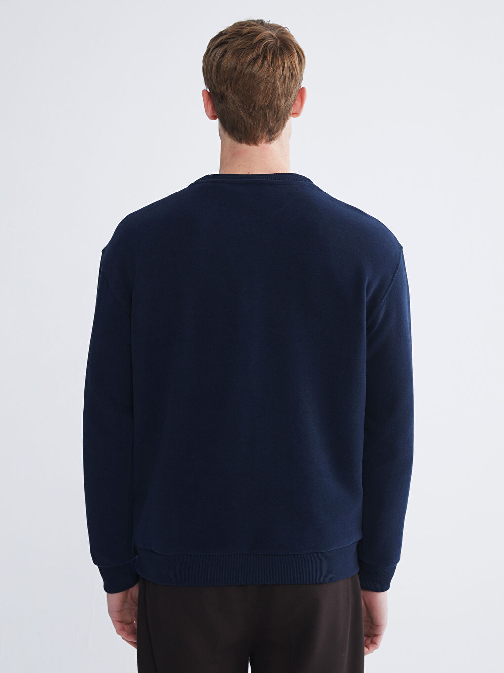 Дөңгелек жағалы ерлерге арналған свитшот-3