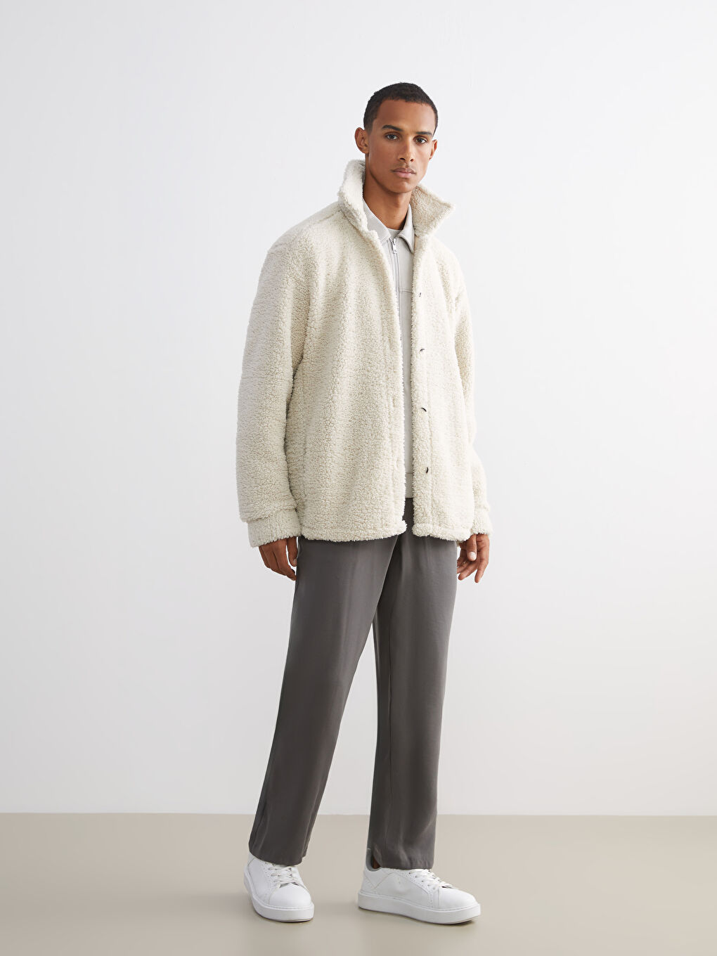 Ekru Standart Kalıp Gömlek Yaka Pelüş Erkek Mont-1