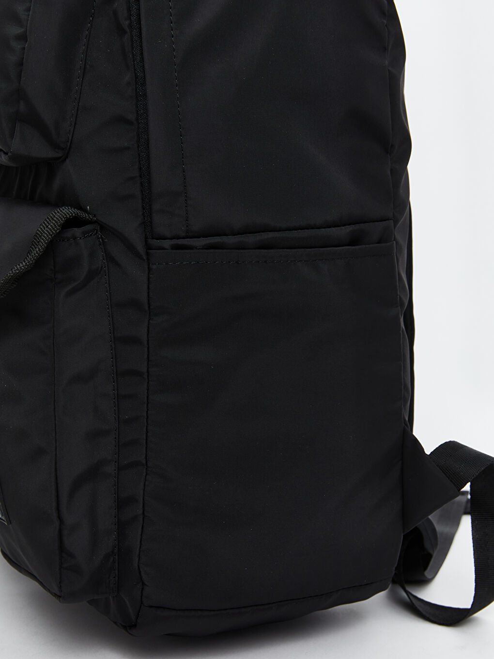 Siyah Çok Bölmeli Kadın Sırt Çantası-6