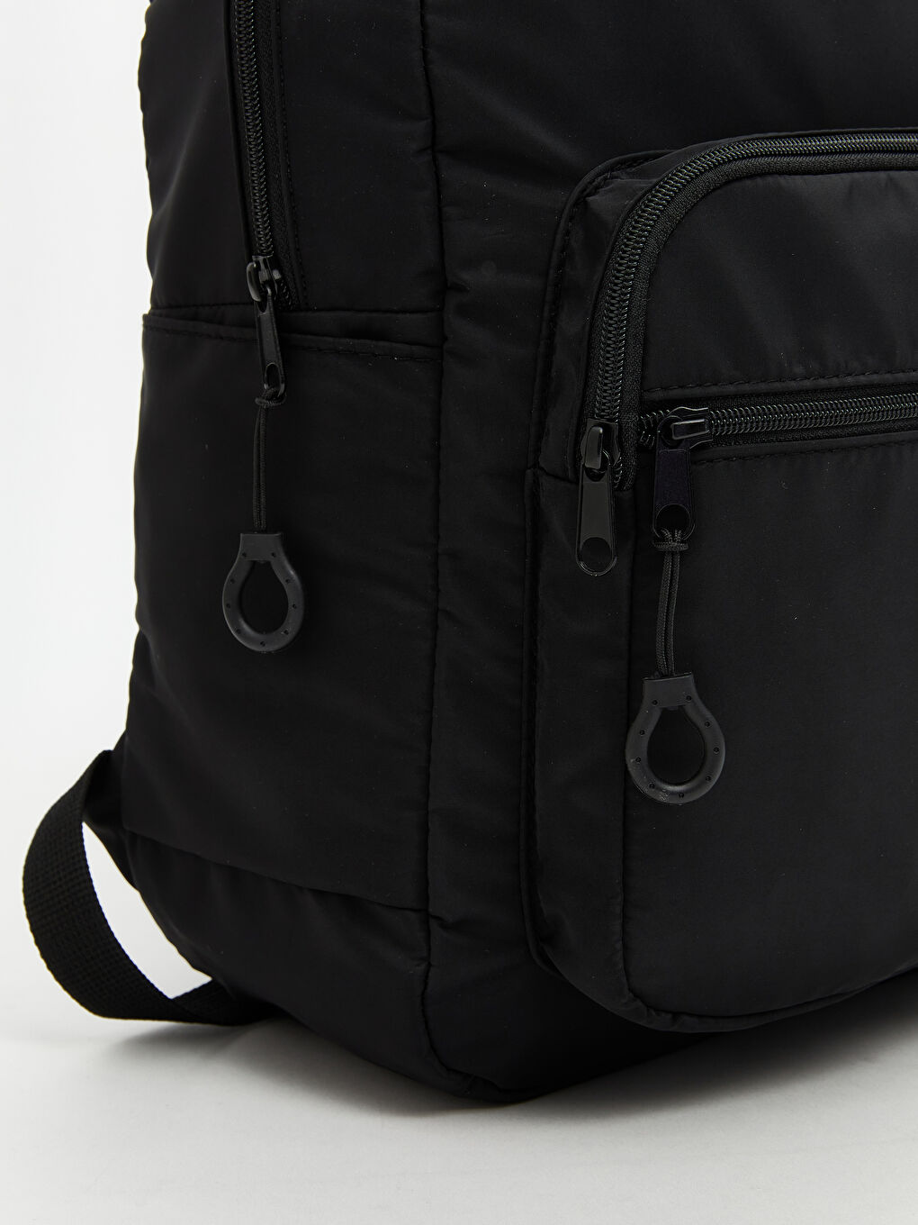 Siyah Fermuarlı Kadın Sırt Çantası-1