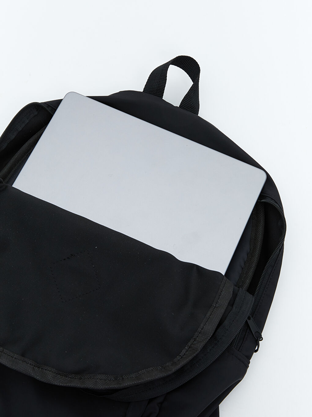 Siyah Fermuarlı Kadın Sırt Çantası-3