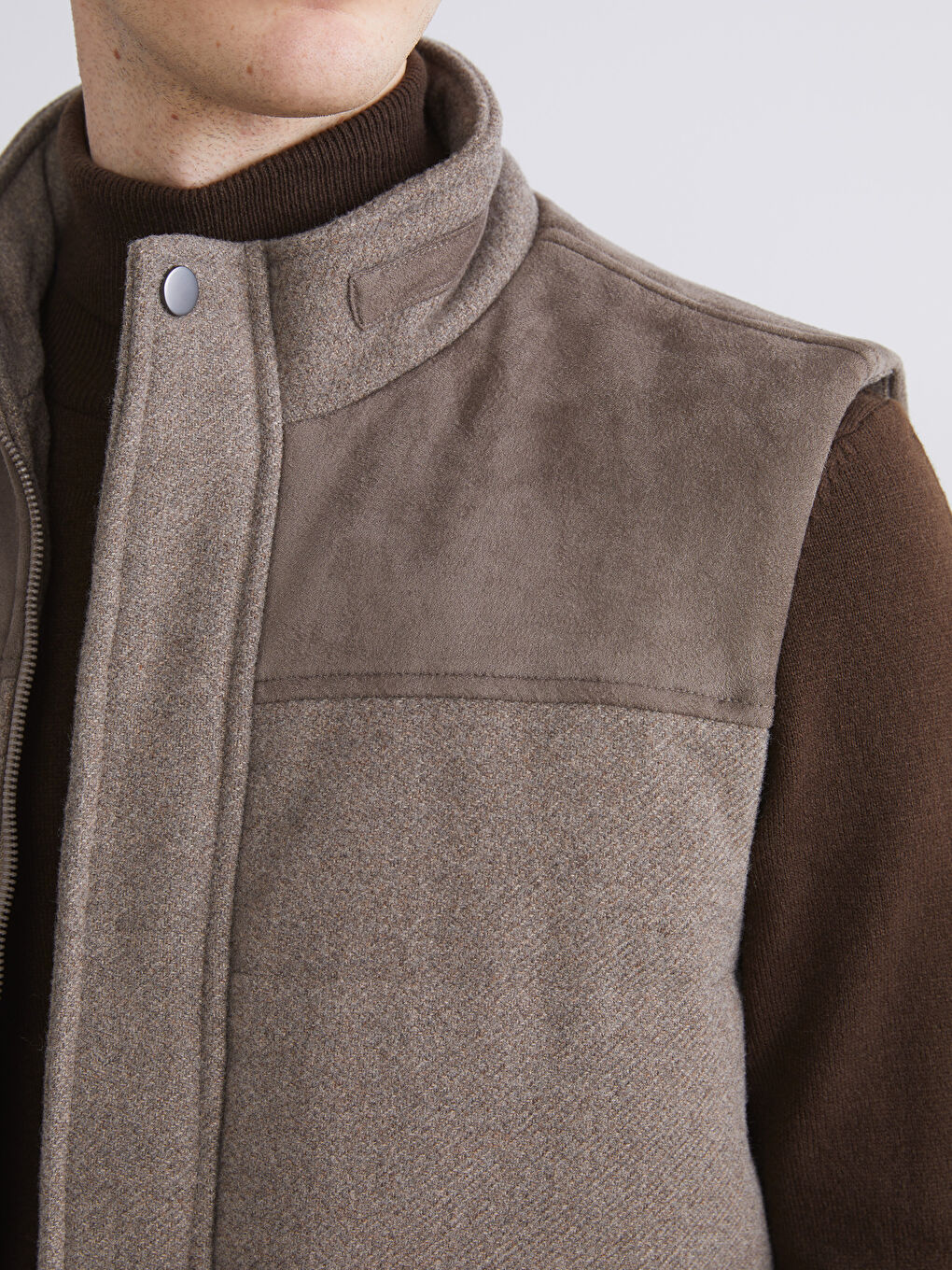 Regular Fit Funnel Neck Cachet Men's Waistcoat-2