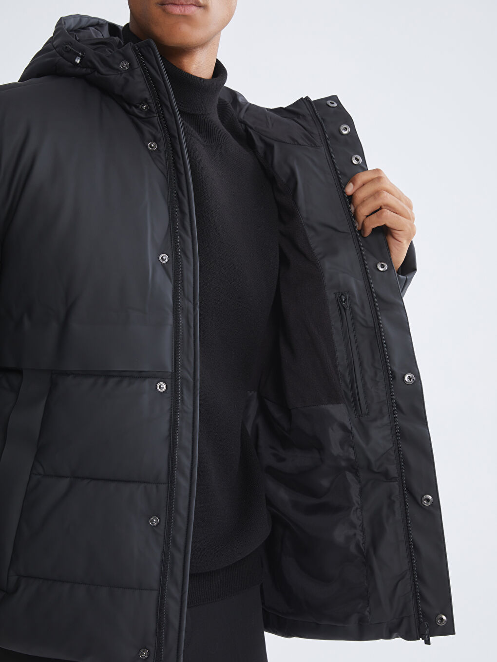 Мужской пуховик свободного кроя с капюшоном-2