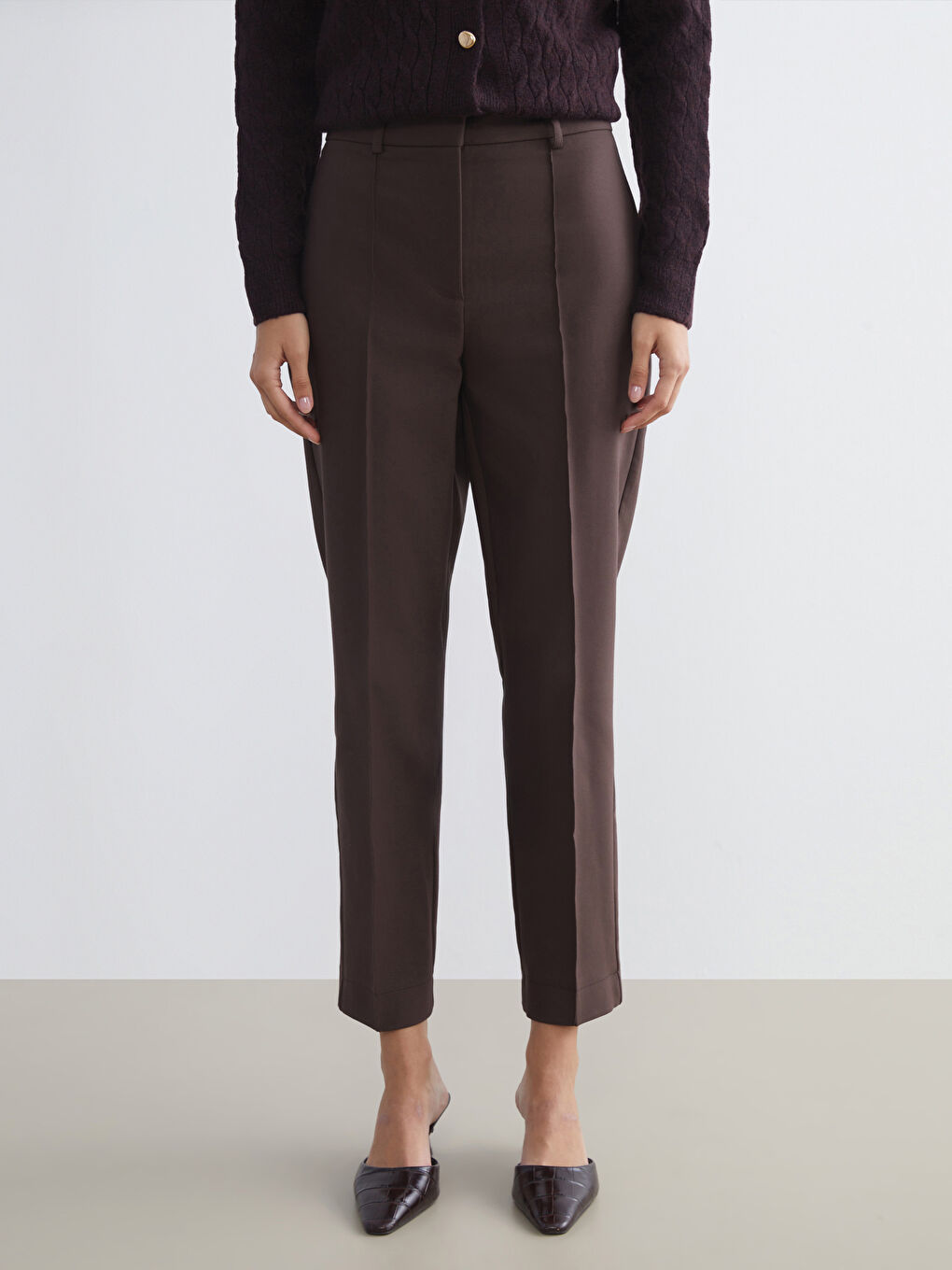 Plus Size Slim Fit Women's Cigarette Pants-2