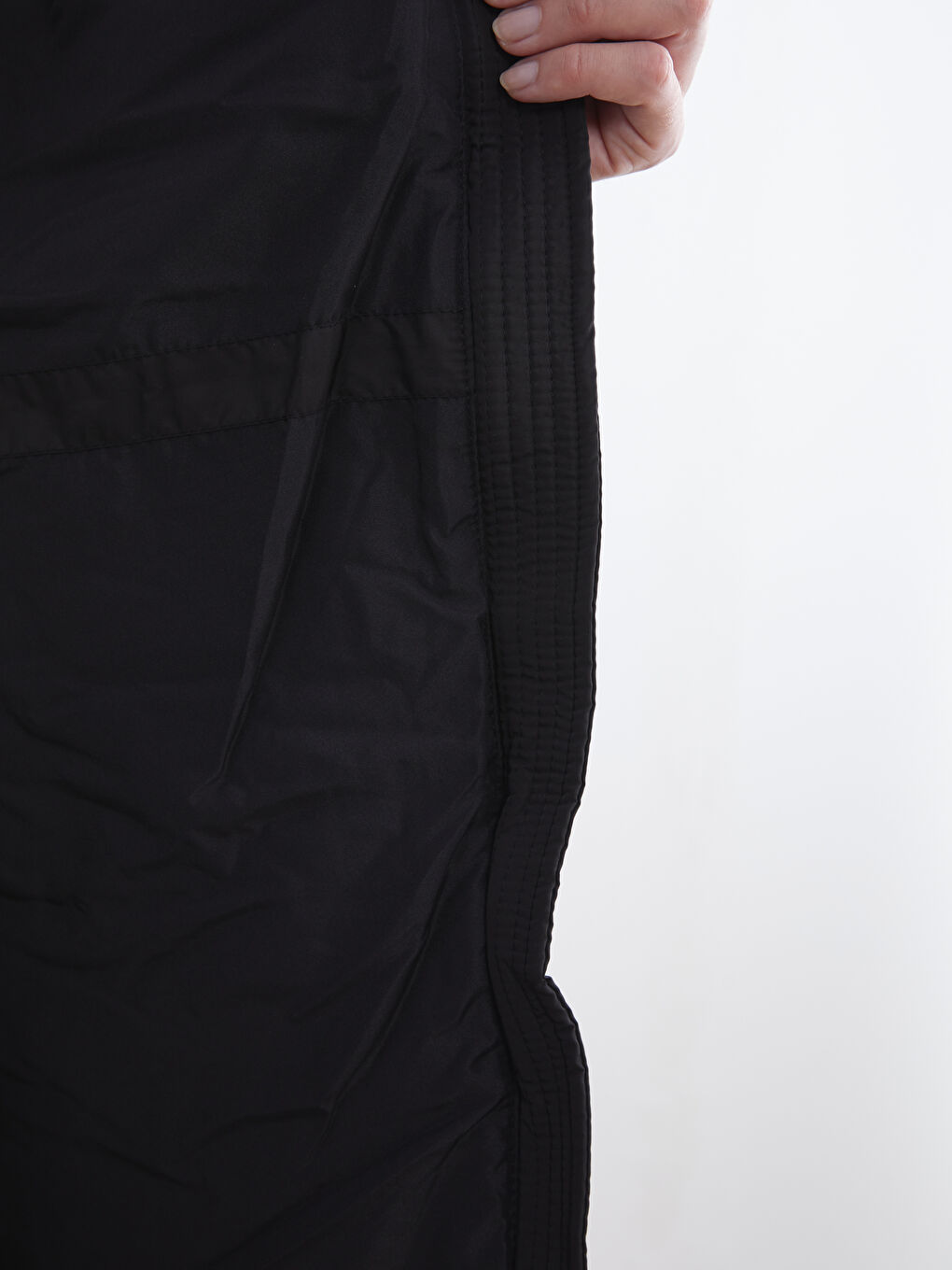 Пухена жилетка с яка тип фуния за жени-2