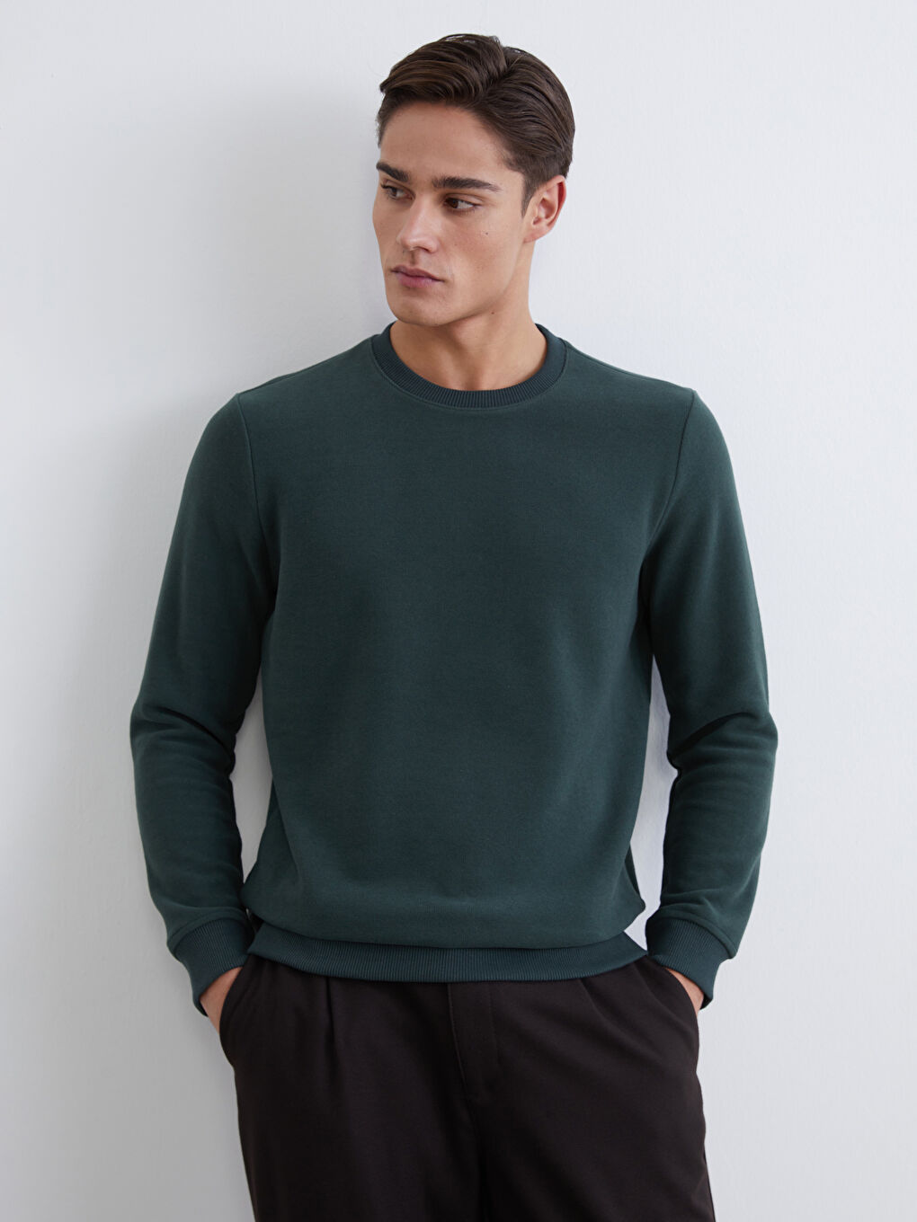 Свитшот с круглым вырезом для мужчин