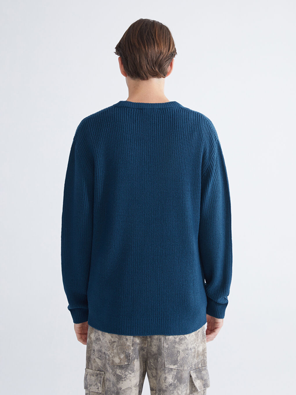 Мужской трикотажный свитер с круглым вырезом и длинными рукавами-3