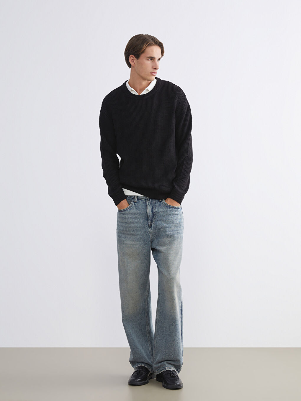 Мужской трикотажный свитер с круглым вырезом и длинными рукавами-1