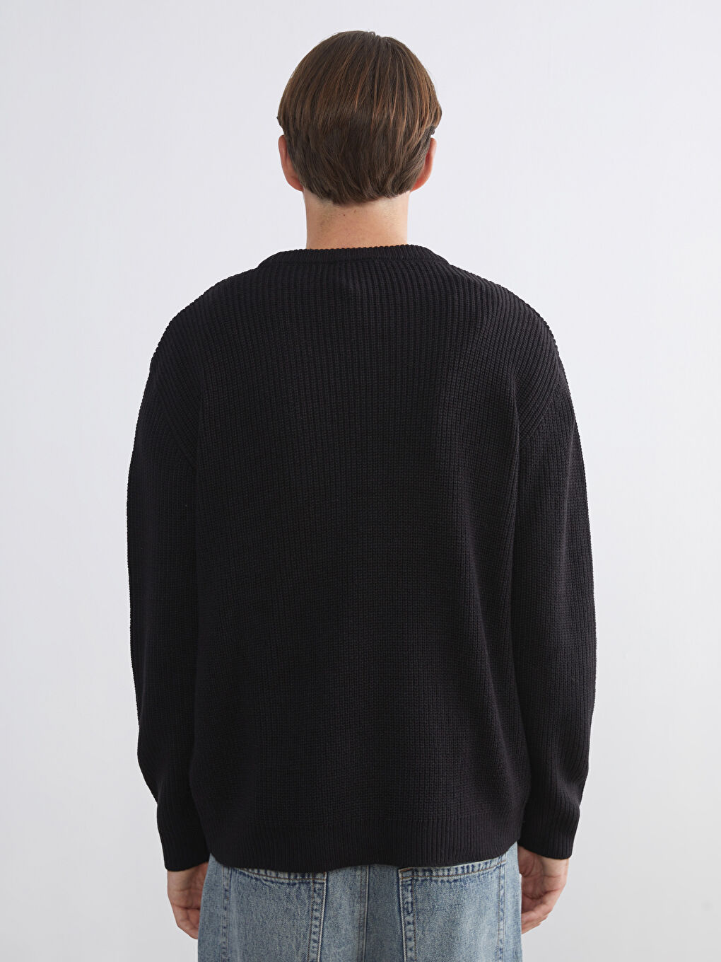 Мужской трикотажный свитер с круглым вырезом и длинными рукавами-3