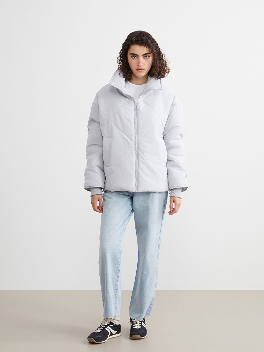 Gri Dik Yaka Kapitone Oversize Kadın Şişme Mont-1