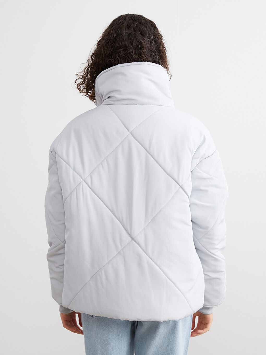 Gri Dik Yaka Kapitone Oversize Kadın Şişme Mont-4