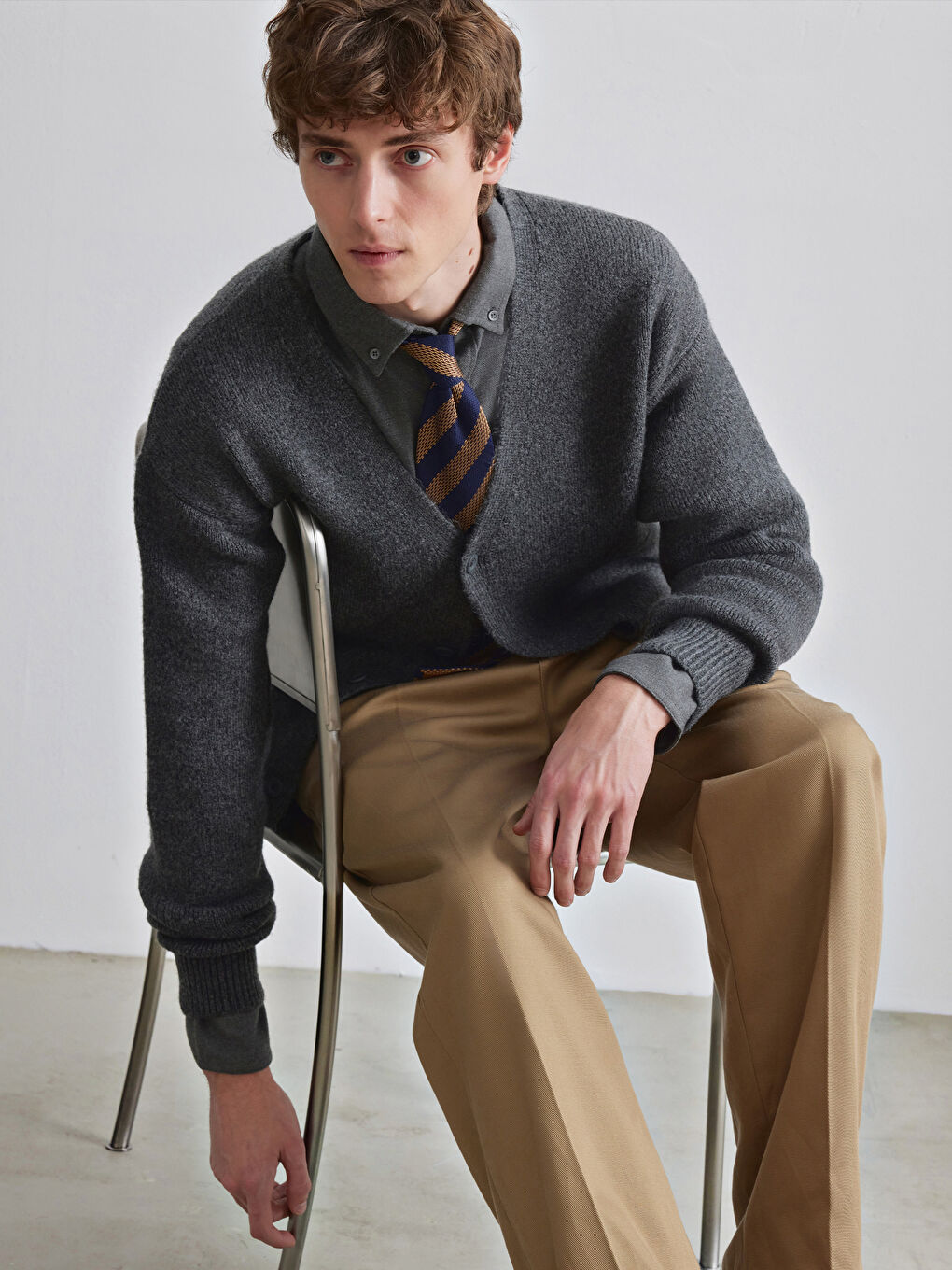 Antrasit V Yaka Erkek Triko Hırka