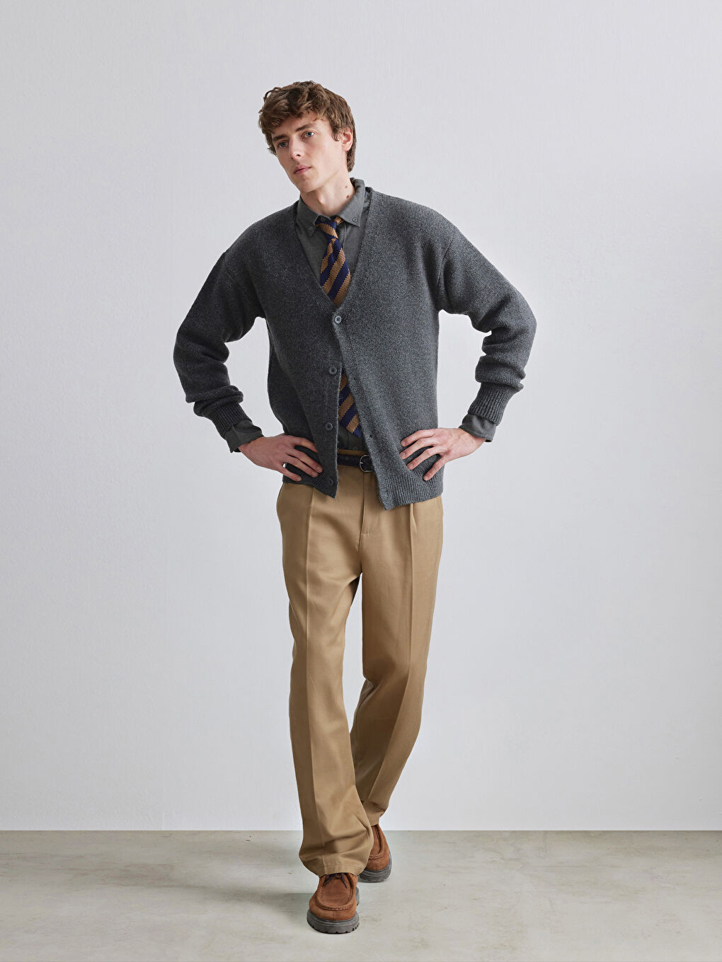 Antrasit V Yaka Erkek Triko Hırka-1