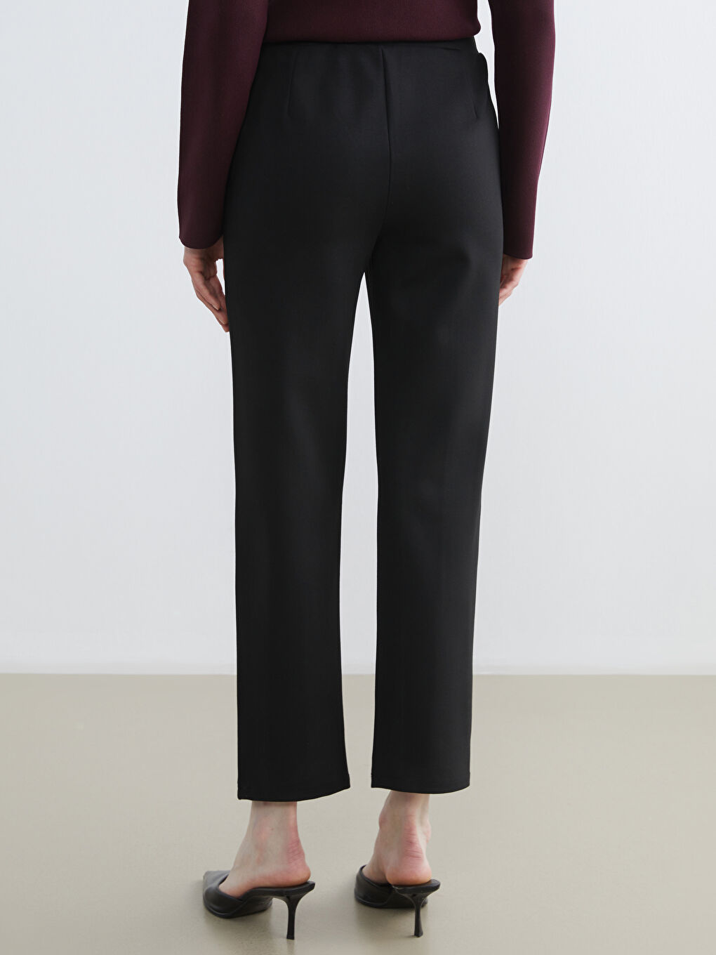 Elastic Waist Carrot Fit Women's Trousers-3