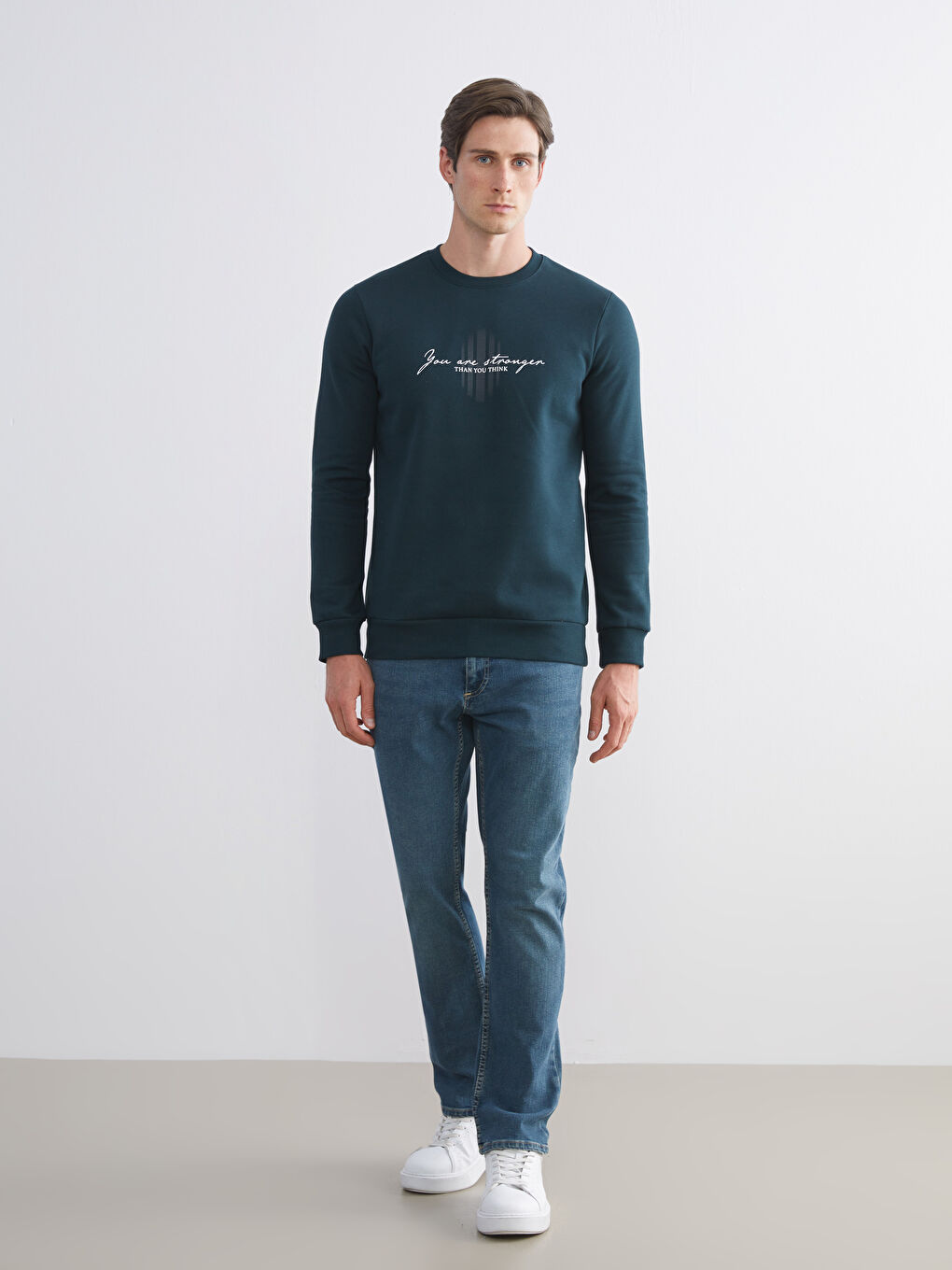 سويت شيرت للرجال مطبوع بياقة دائرية-1