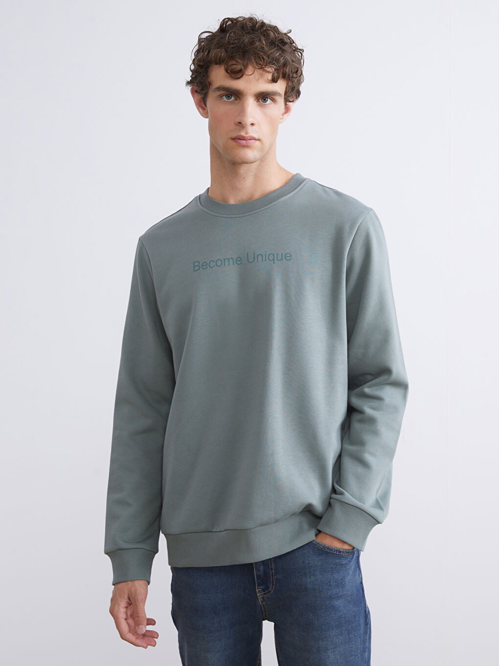 سويتشيرت رجال مطبوع بكول مدور