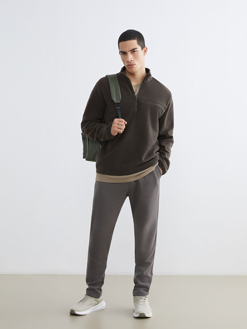 Свитшот Мужской с Воротником-Трубой из Полярного Материала-1