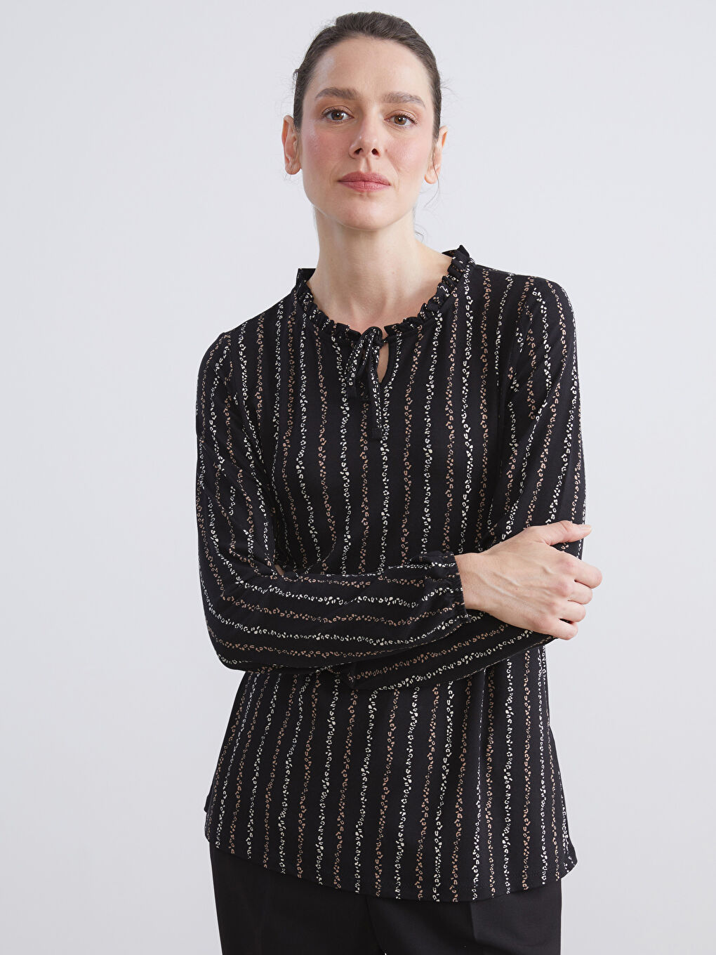 LCW Grace Tie Neck Patterned Blouse -W5G337Z8-LQJ