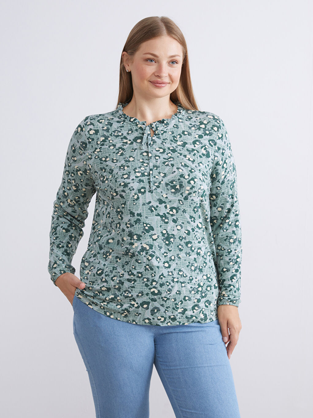 Yeşil Bağlamalı Yaka Desenli Bluz-1