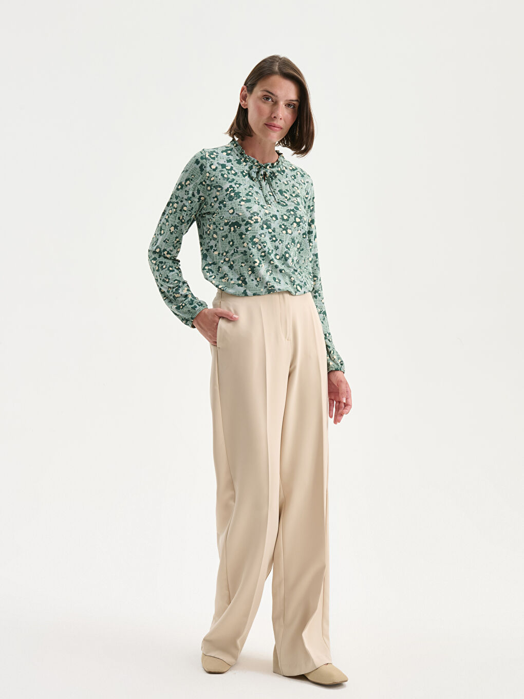 Yeşil Bağlamalı Yaka Desenli Bluz-2