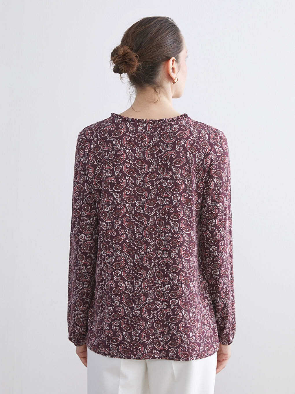 Kırmızı Bağlamalı Yaka Desenli Bluz-3