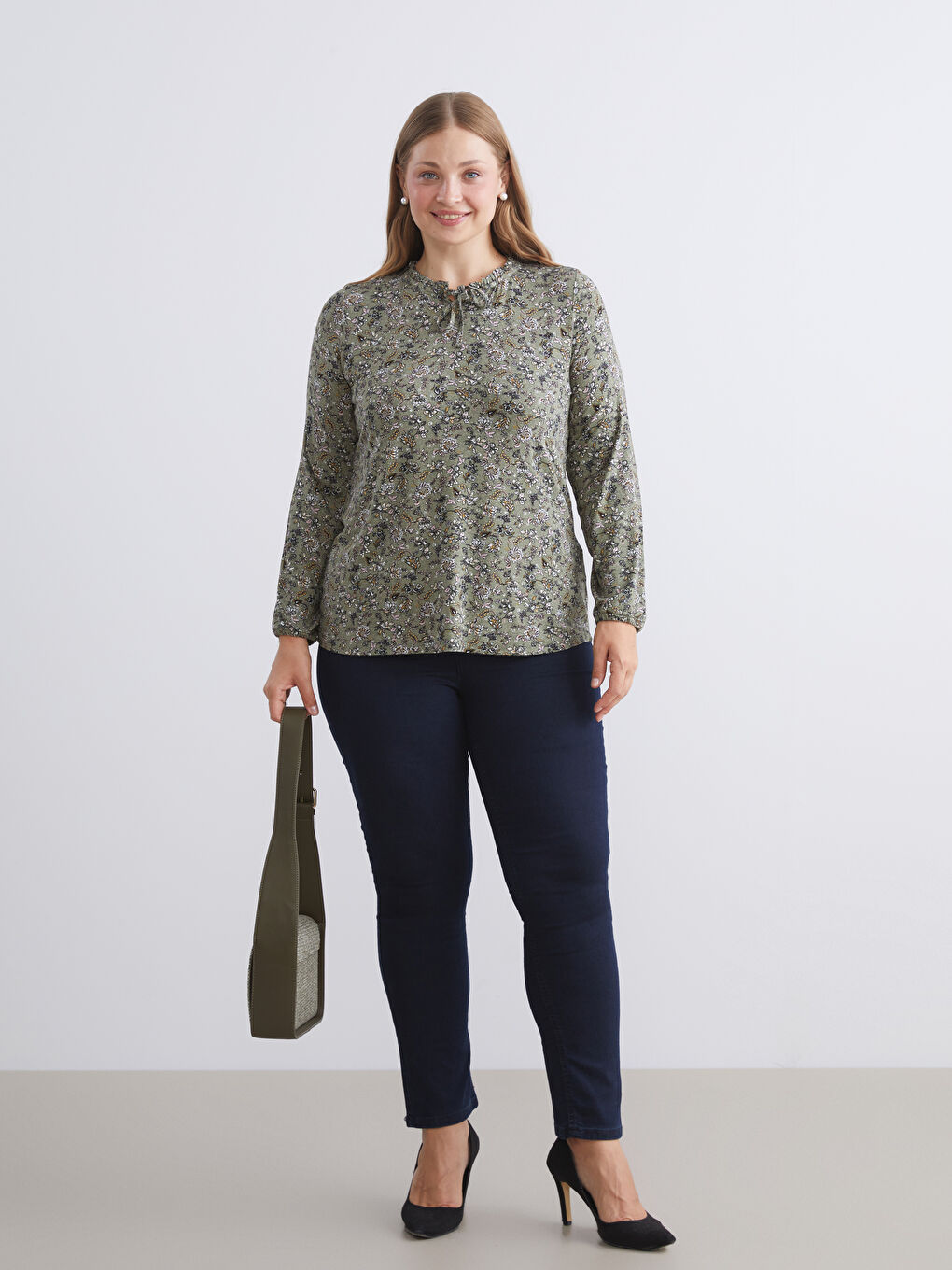 Haki Bağlamalı Yaka Desenli Bluz-1