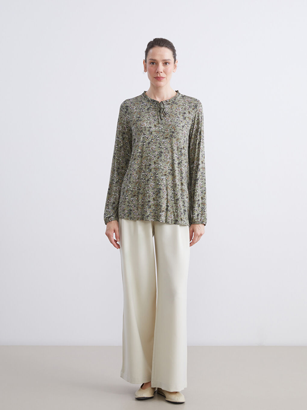 Haki Bağlamalı Yaka Desenli Bluz-2