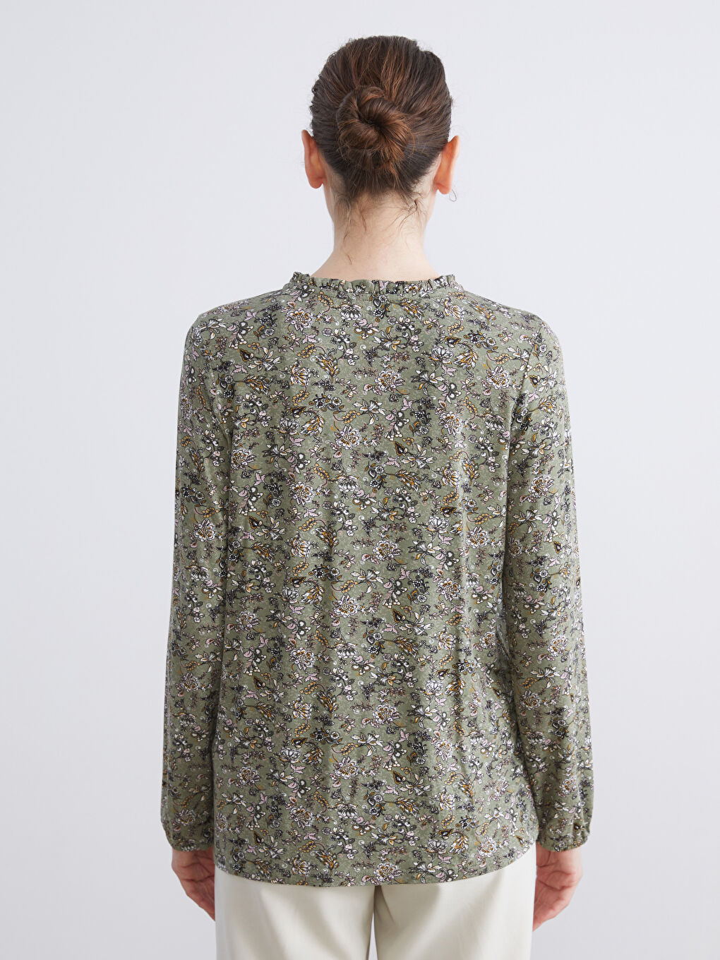 Haki Bağlamalı Yaka Desenli Bluz-4