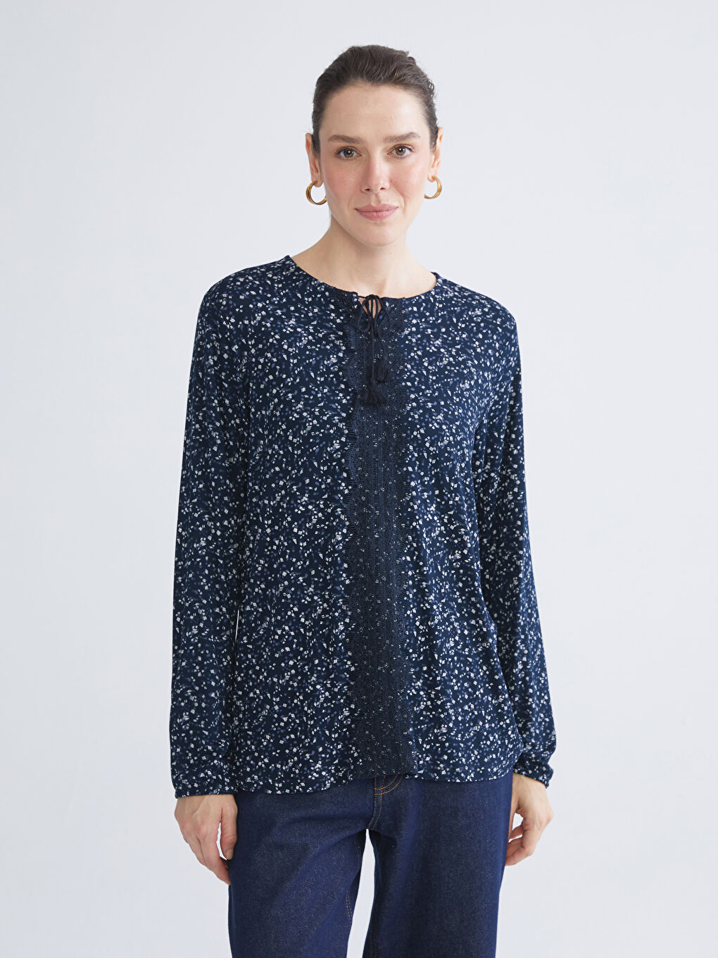 Lacivert Büyük Beden Bağlamalı Yaka Desenli Bluz