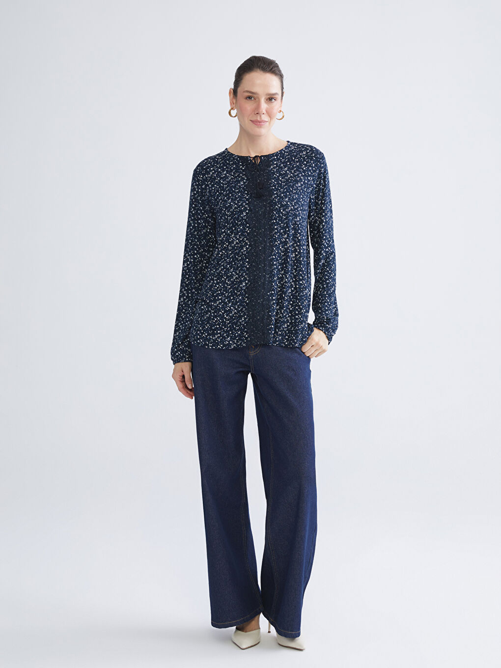 Lacivert Büyük Beden Bağlamalı Yaka Desenli Bluz-2