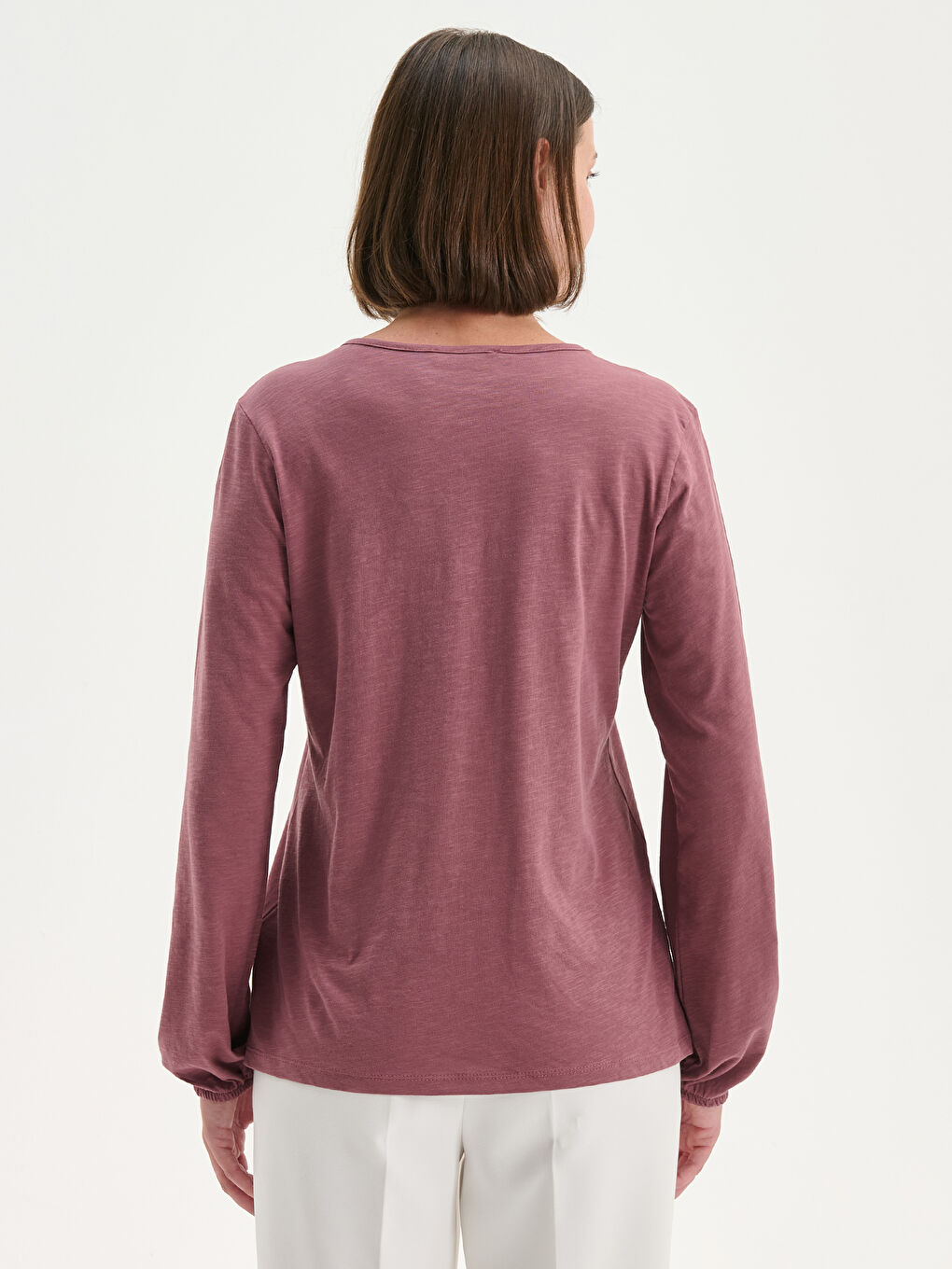 Pembe Bağlamalı Yaka Nakışlı Bluz-4