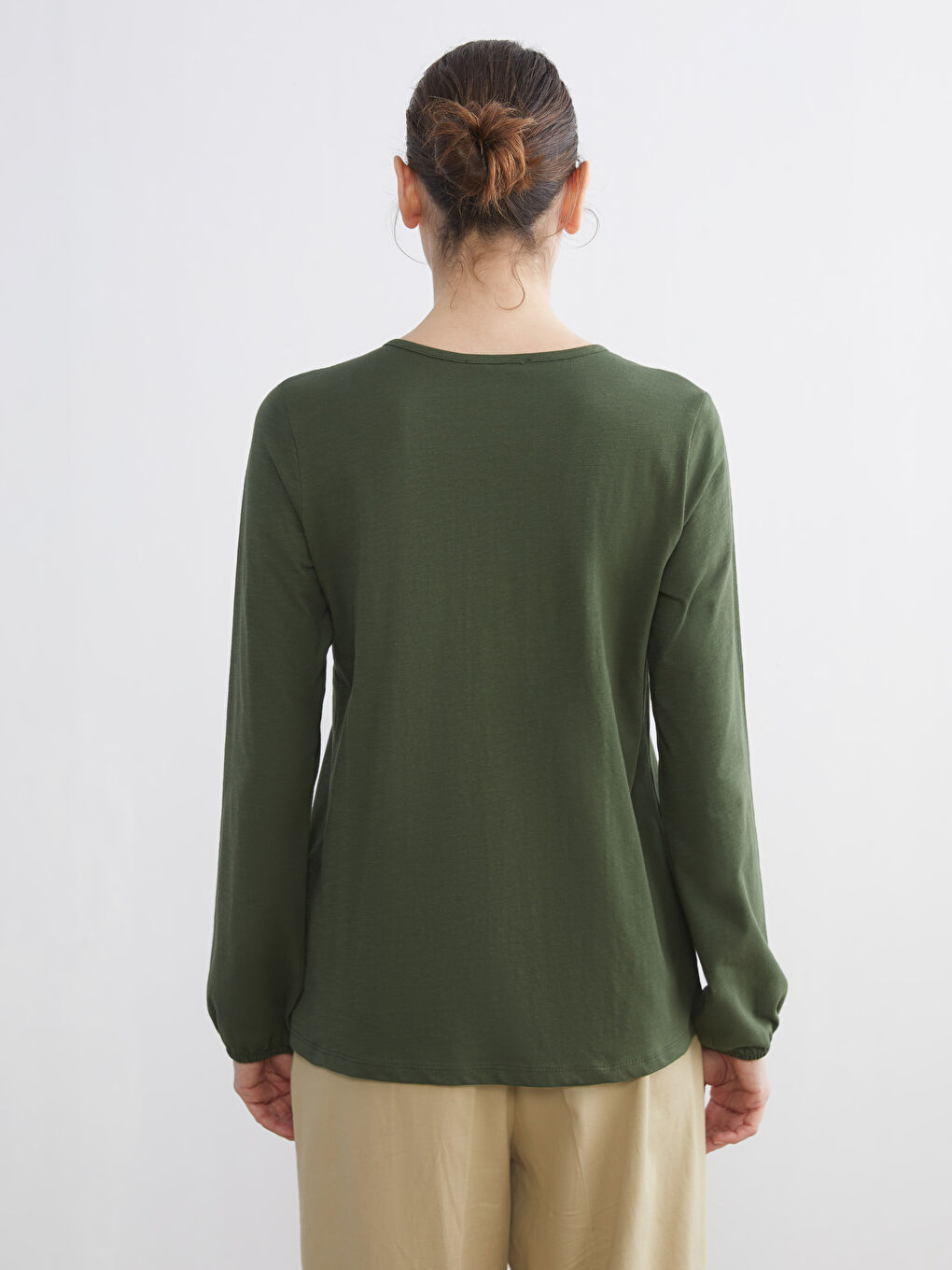 Yeşil Bağlamalı Yaka Nakışlı Bluz-3