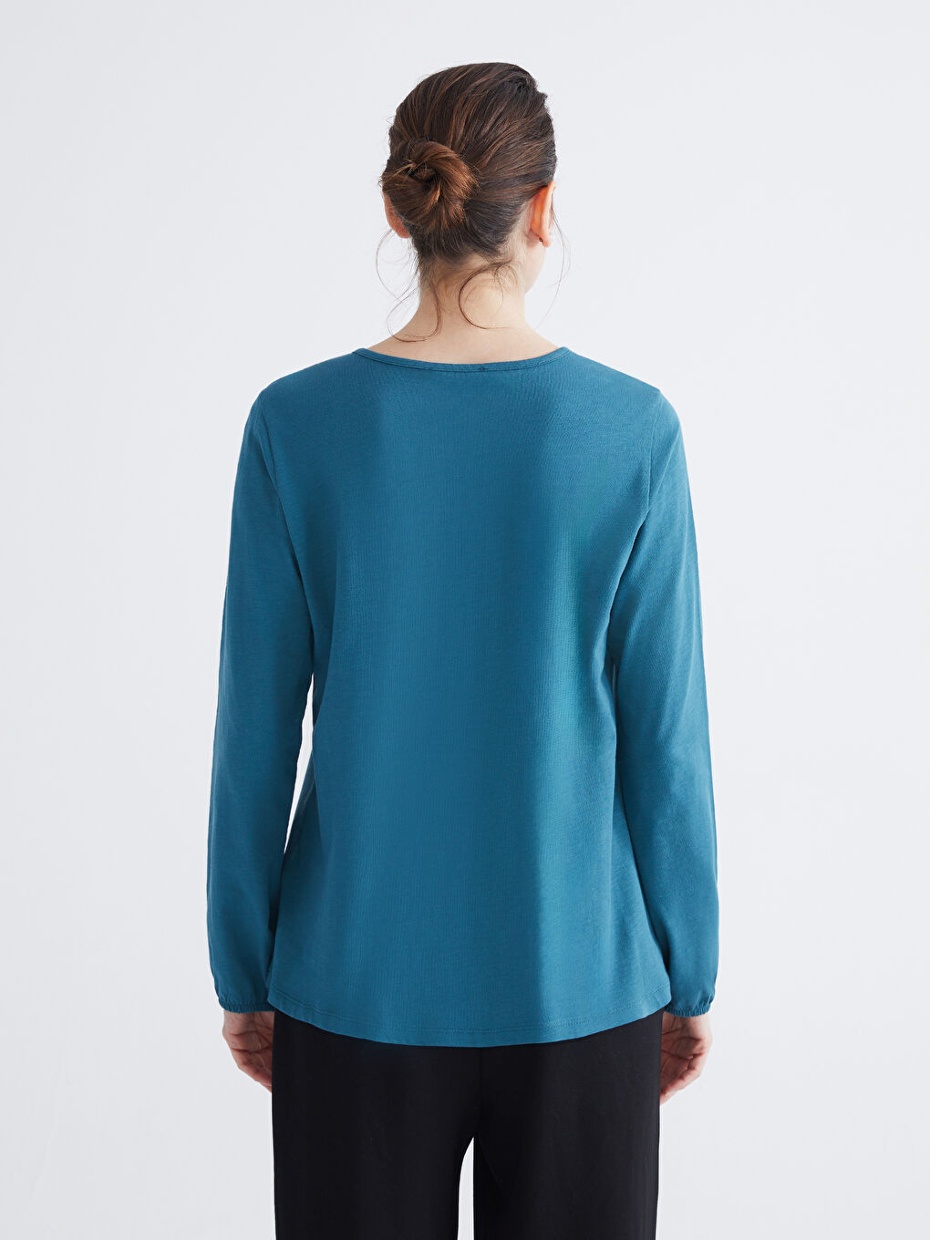 Petrol Bağlamalı Yaka Nakışlı Bluz-3