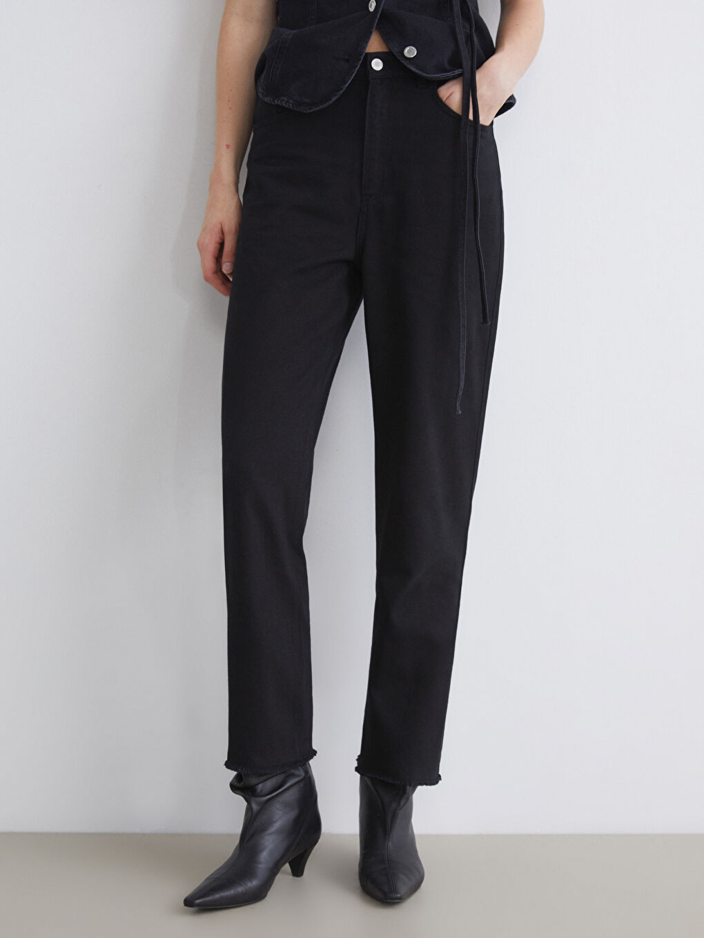 Siyah Standart Fit Kadın Pantolon-1