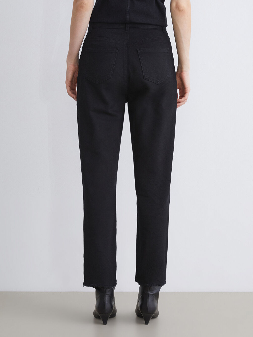 Siyah Standart Fit Kadın Pantolon-3