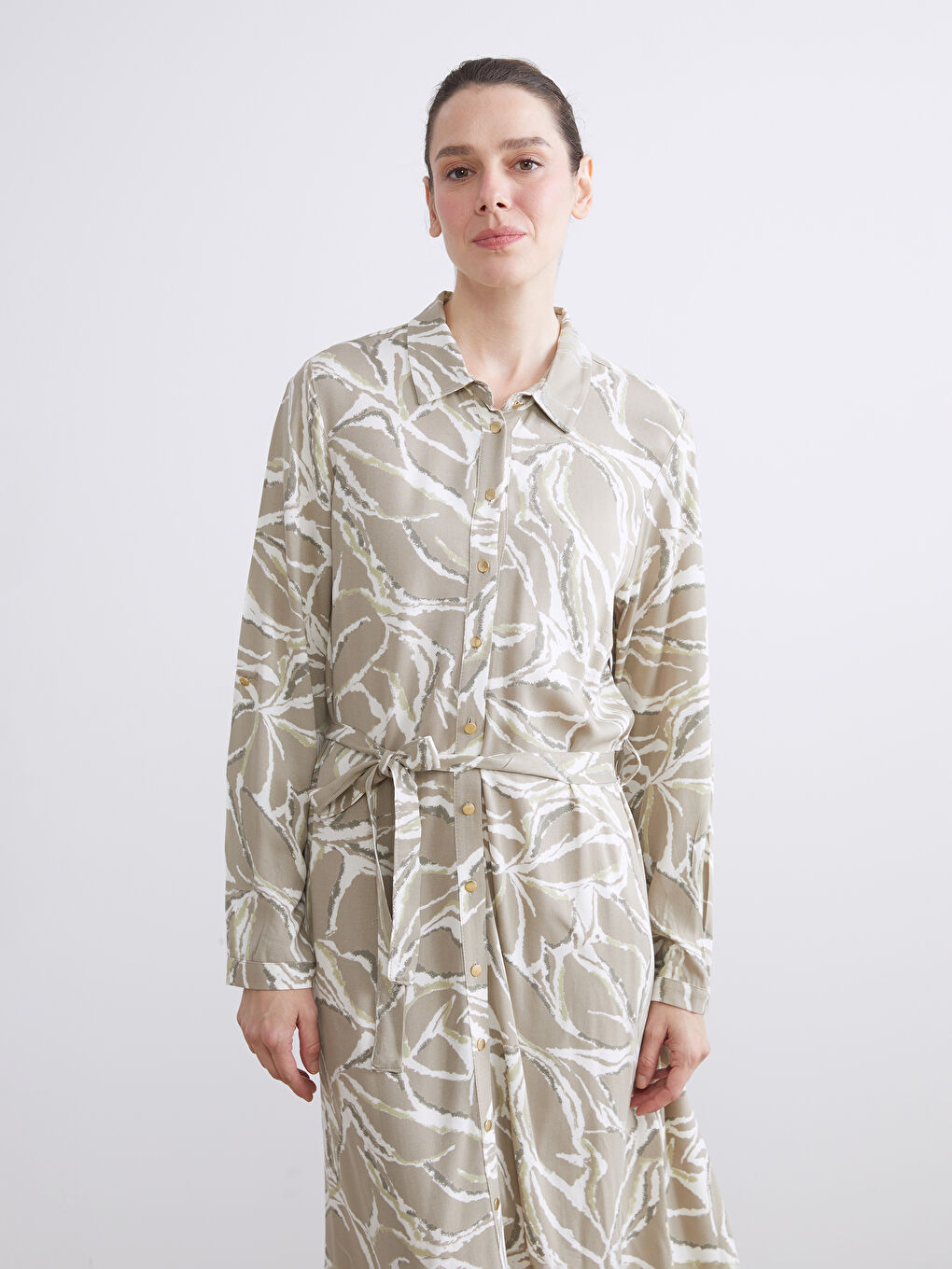 Yeşil Beli Kuşaklı Desenli Gömlek Elbise-1