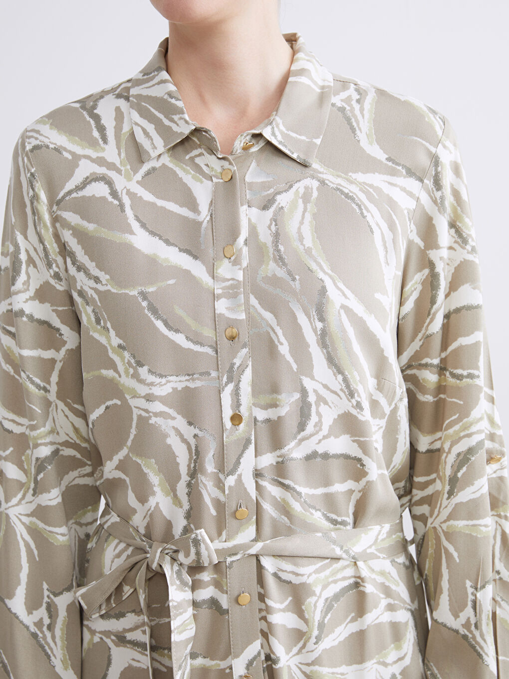 Yeşil Beli Kuşaklı Desenli Gömlek Elbise-2