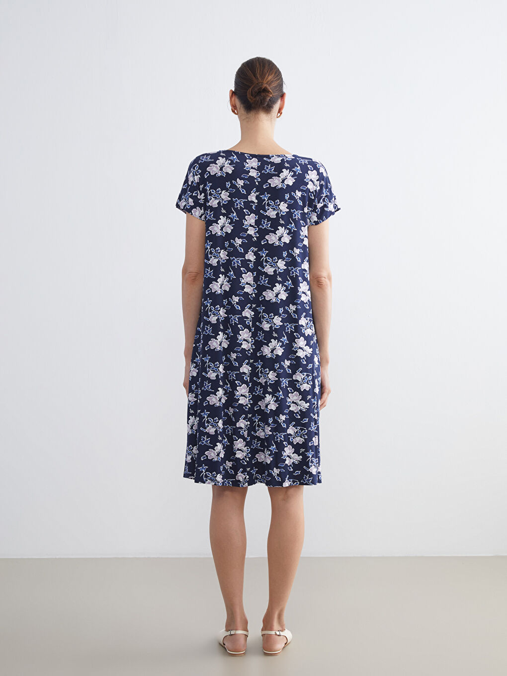 Crew Neck Floral A-Line Dress-4