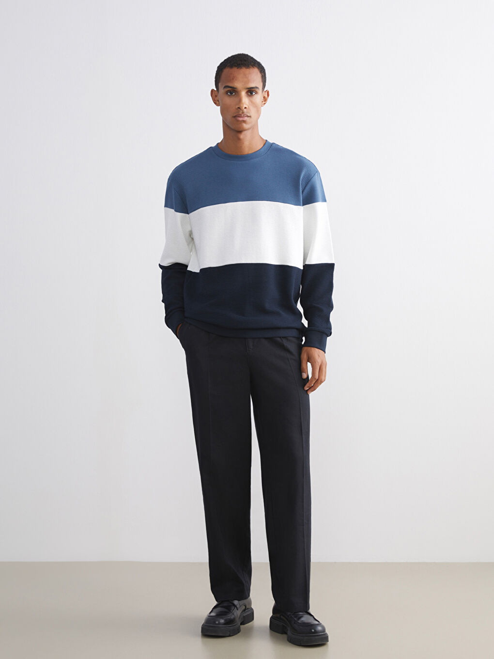 Crew Neck Color Block Men's Sweatshirt-1