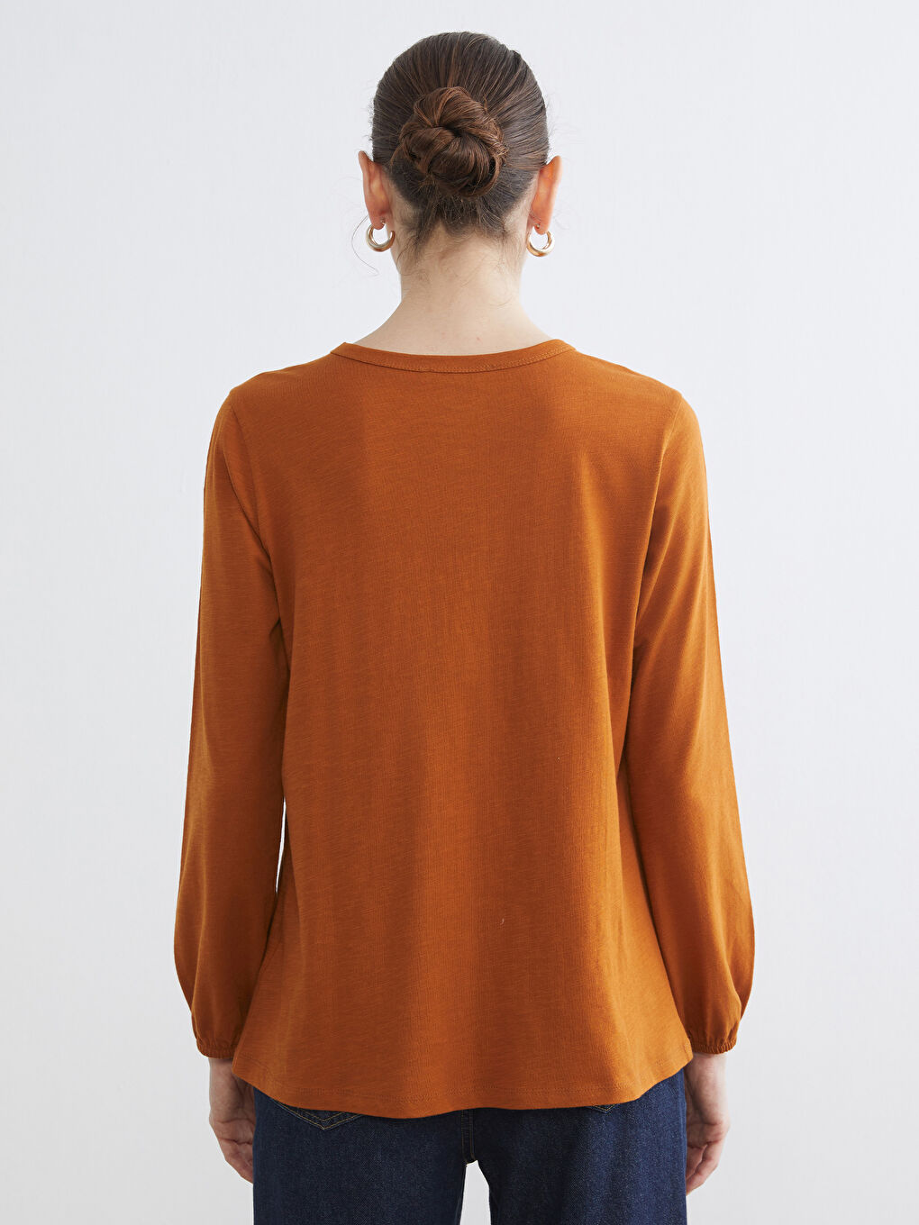 Kahverengi Bisiklet Yaka Nakışlı Bluz-3