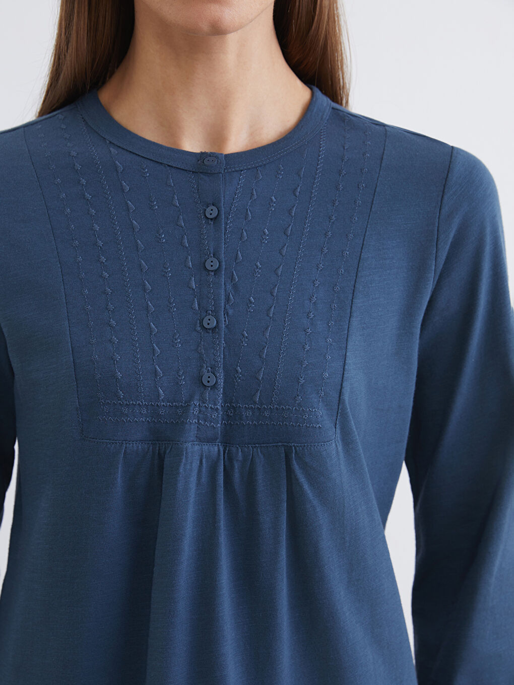 Lacivert Bisiklet Yaka Nakışlı Bluz-2