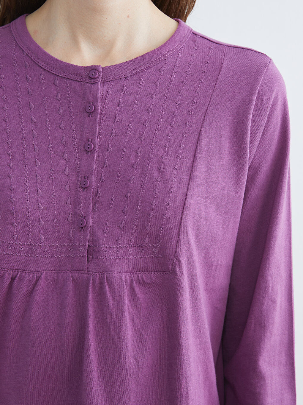 Mor Bisiklet Yaka Nakışlı Bluz-2