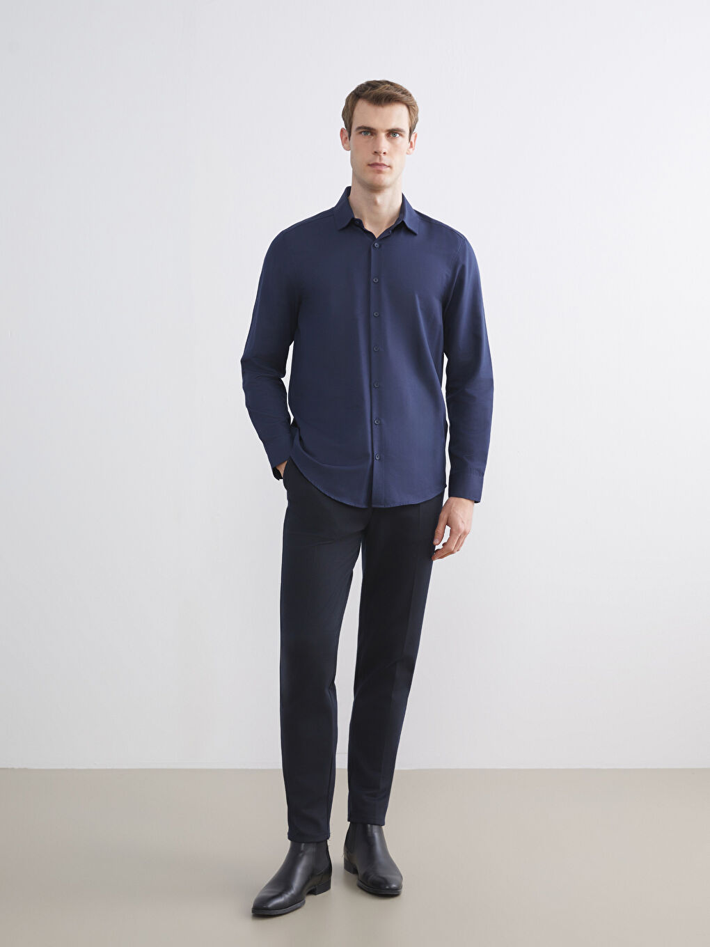 Lacivert Önden Düğme Kapamalı Düz Uzun Kollu Erkek Gömlek-1