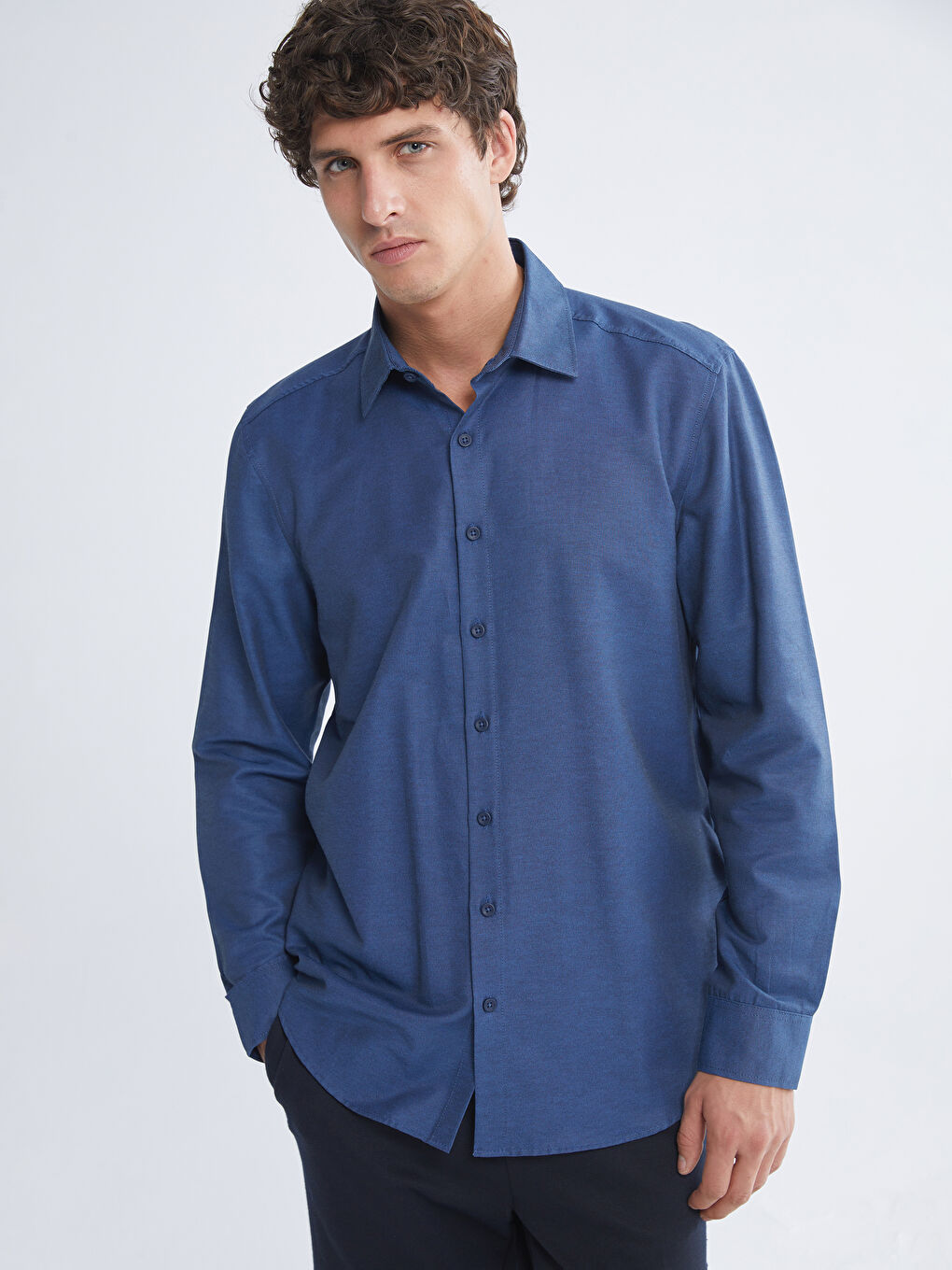 Lacivert Önden Düğme Kapamalı Düz Uzun Kollu Erkek Gömlek