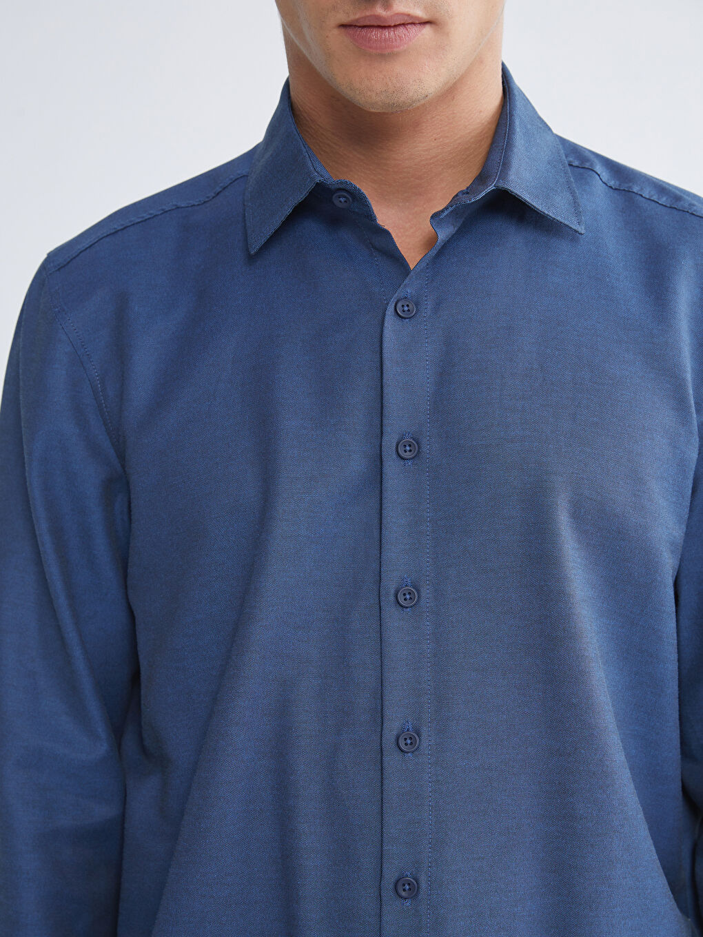 Lacivert Önden Düğme Kapamalı Düz Uzun Kollu Erkek Gömlek-2