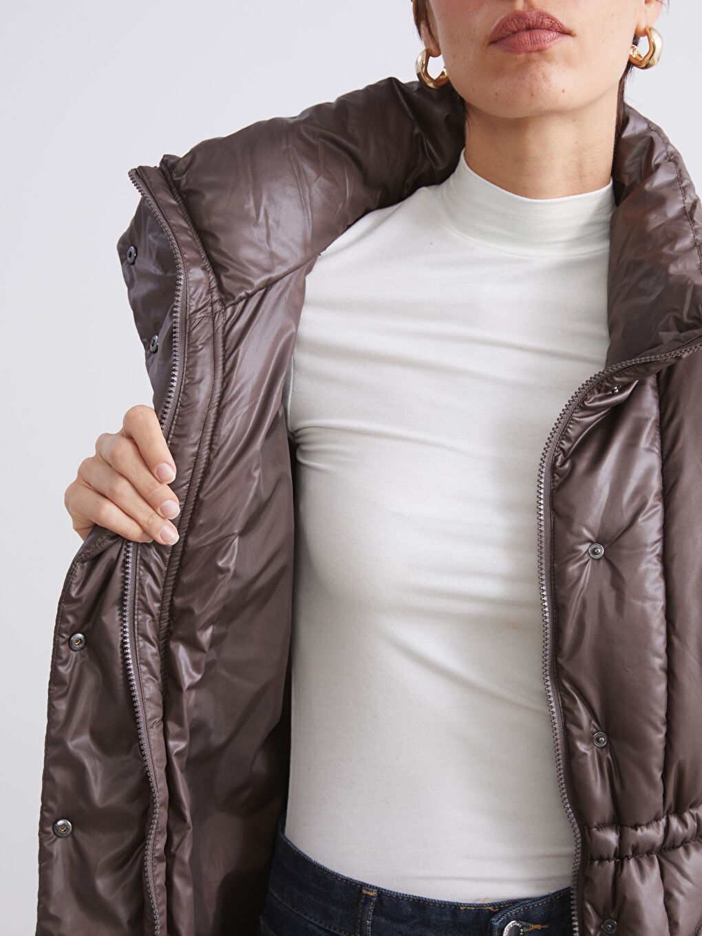 Kahverengi Dik Yaka Kadın Şişme Mont-3