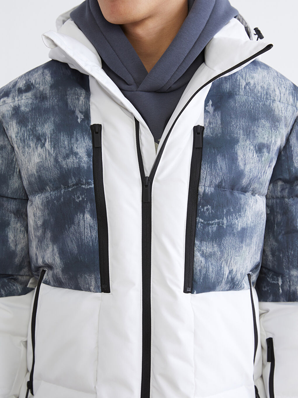 Beyaz Standart Kalıp Kapüşonlu Erkek Kayak Montu-5